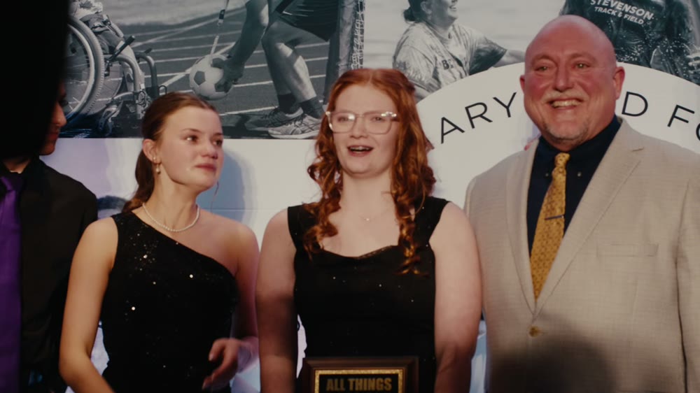 An award moment at the Maryland FCA Funders Dinner